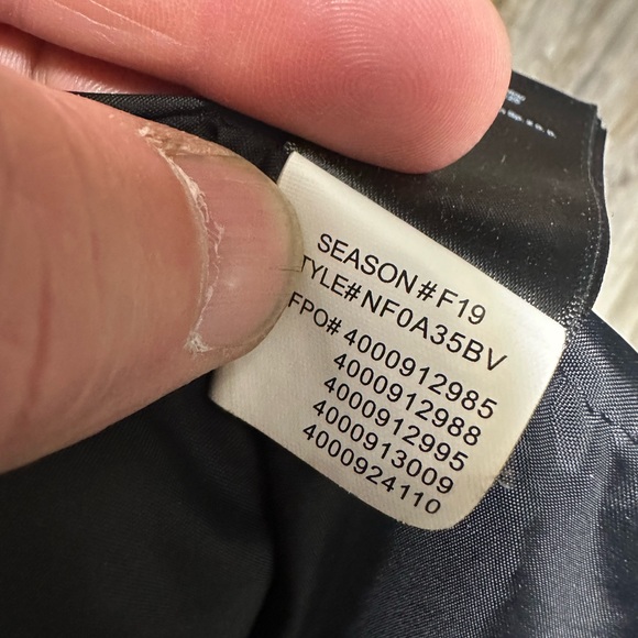 The North Face 550 Down Fill Hooded Front Zip Parka Winter Snow Cold Jacket Coat - Picture 9 of 11